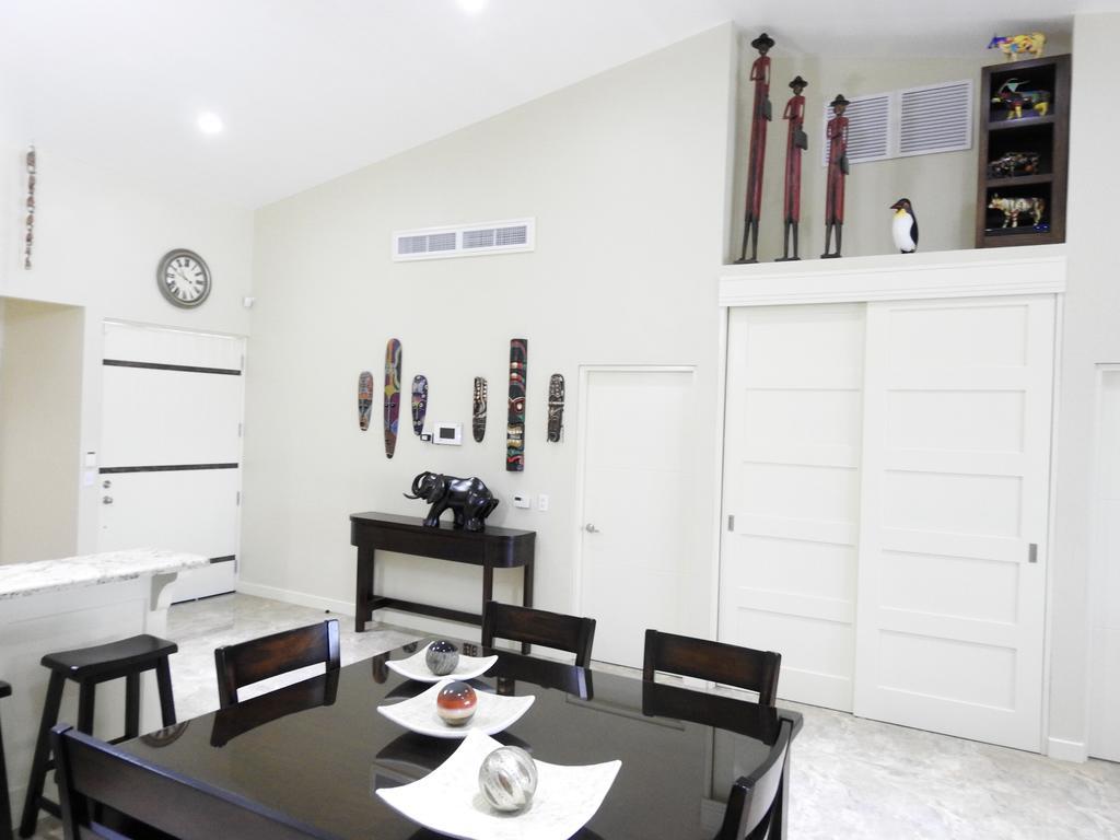 מנואל אנטוניו The Elephant Castle Beach Front Penthouse מראה חיצוני תמונה