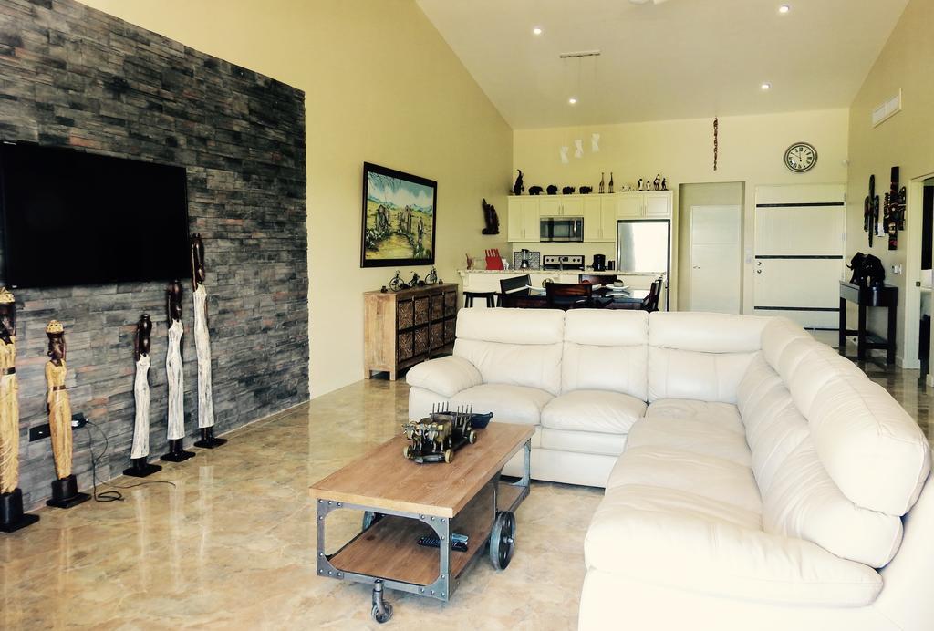 מנואל אנטוניו The Elephant Castle Beach Front Penthouse מראה חיצוני תמונה